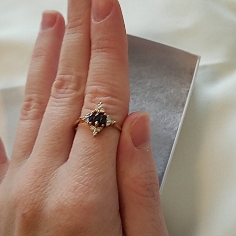 Vintage 14k gold diamond and sapphire ring